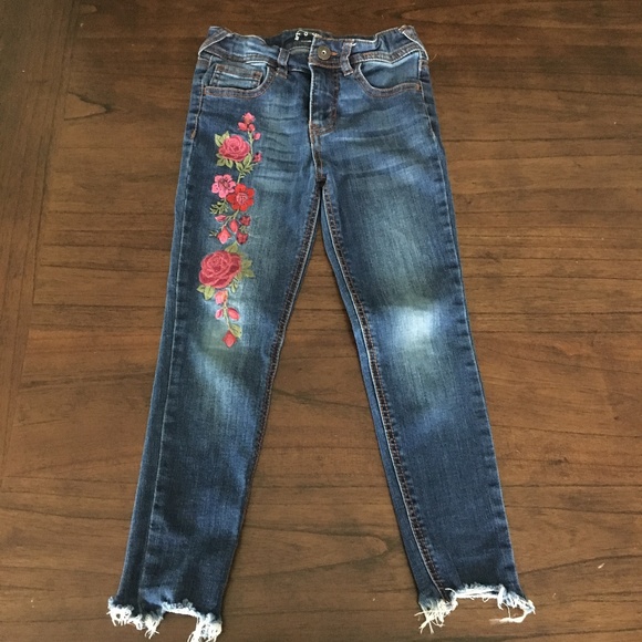 {art class} Embroidered Super Skinny Jeans - Picture 1 of 6